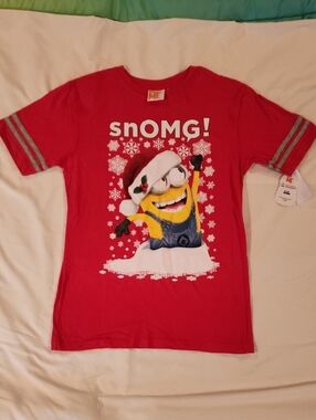Despicable ME Red Kids' SNOMG! Minion Holiday Graphic Tee. Size XL